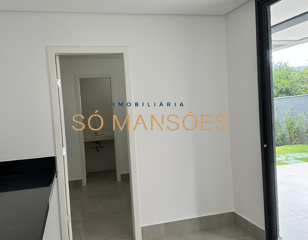 ESPLENDOROSA RESIDÊNCIA NO ALPHAVILLE À VENDA - VISTA PRIVILEGIADA PARA A LAGOA
