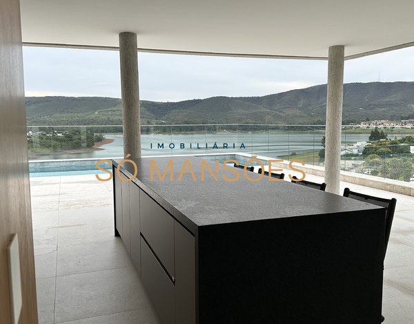 ESPLENDOROSA RESIDÊNCIA NO ALPHAVILLE À VENDA - VISTA PRIVILEGIADA PARA A LAGOA