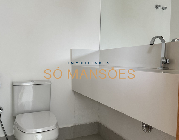 ESPLENDOROSA RESIDÊNCIA NO ALPHAVILLE À VENDA - VISTA PRIVILEGIADA PARA A LAGOA