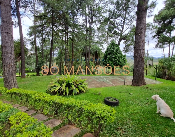 LINDA CASA COM VISTA PARA A LAGOA À VENDA NO CONDOMÍNIO LAGOA DO MIGUELÃO, NOVA LIMA.