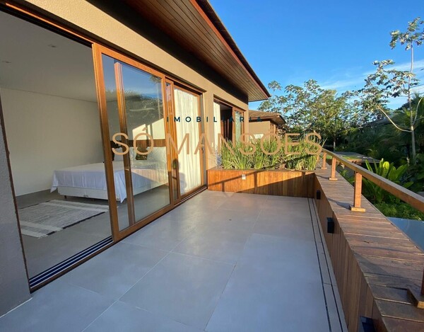 Casa à venda no condomínio Fálesia em Arraial D'Ajuda/BA.