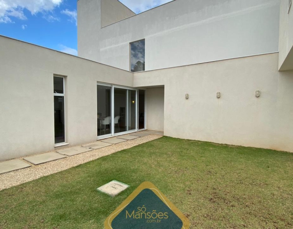 Casa de 535m² a venda no Vila Castela.