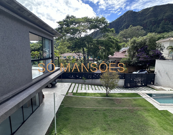 EXCELENTE CASA À VENDA COM ÓTIMA LOCALIZAÇÃO NO BAIRRO MANGABEIRAS