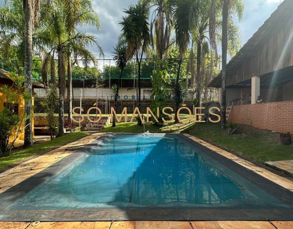 Casa Espaçosa de 531 m² à Venda com 4 Suítes e Espaço Gourmet no Ouro Velho Mansões, Nova Lima - MG