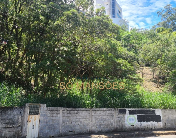 Lote de 985 m² à Venda com Vista Magnífica no Condomínio Nenhum, Belo Horizonte - MG