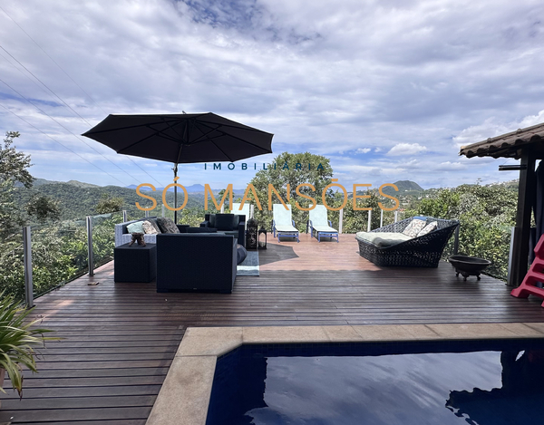 EXCELENTE CASA COM LOCALIZAÇÃO PRIVILEGIADA E LINDA VISTA À VENDA NO BOSQUE DO JAMBREIRO