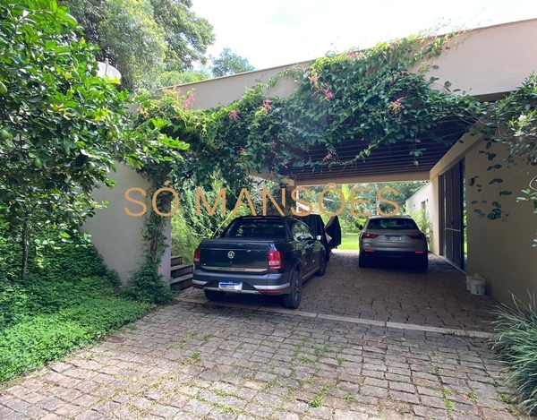 CASA A VENDA NA ESTRADA DO ENGENHO MACACOS MG / 4 QUARTOS, MUITA PRIVACIDADE E PAZ, EM MEIO À NATUREZA