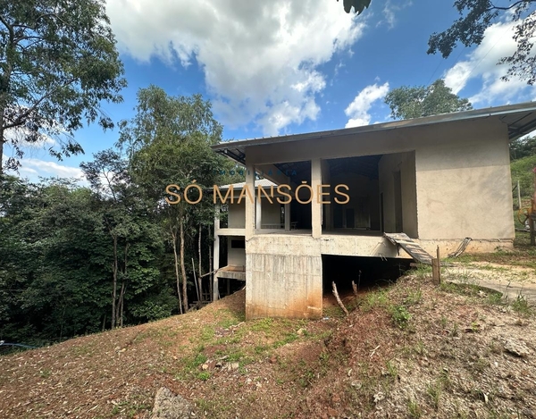 CASA EM CONSTRUÇÃO À VENDA NO CONDOMÍNIO QUINTAS DO SOL/ NOVA LIMA