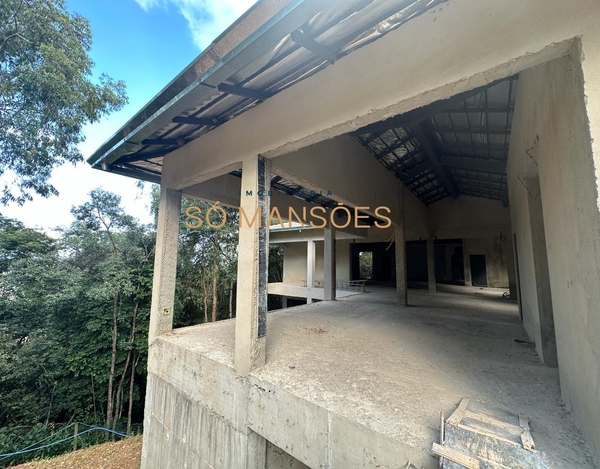 CASA EM CONSTRUÇÃO À VENDA NO CONDOMÍNIO QUINTAS DO SOL/ NOVA LIMA