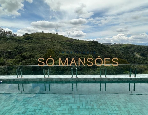 Casa Espaçosa de 333 m² à Venda com 4 Suítes e Vista Espetacular no Condomínio Vila Castela, Belo Horizonte - MG