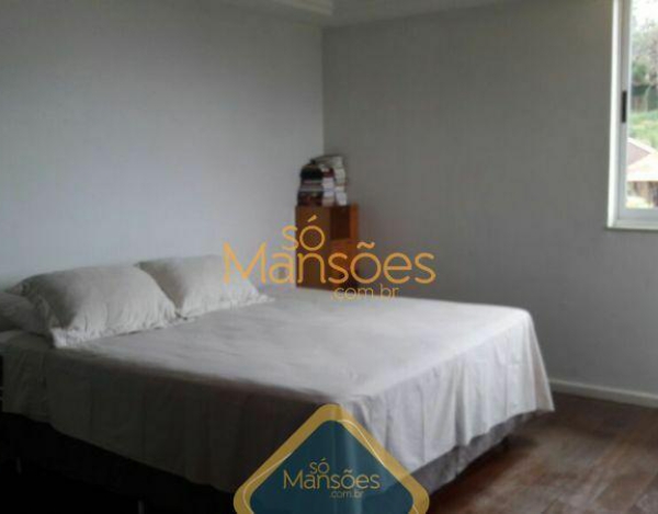 Casa de 365m² à venda no Vila Castela.