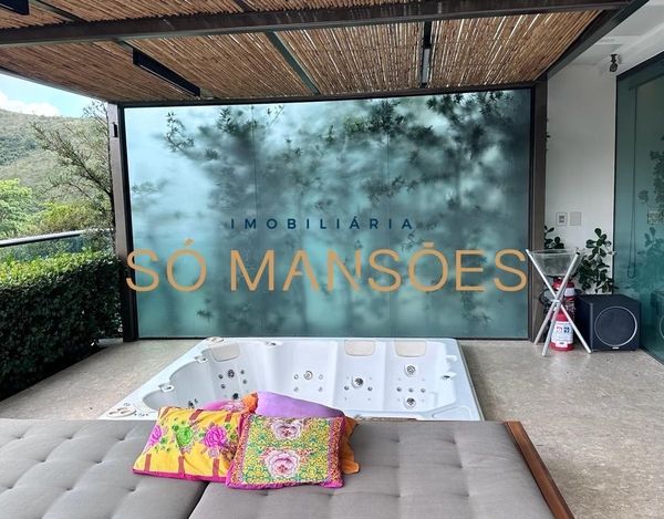TRIPLEX : 894 M² DE ELEGÂNCIA E CONFORTO NO VALE DOS CRISTAIS