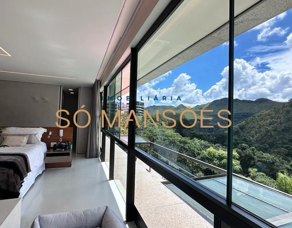 TRIPLEX : 894 M² DE ELEGÂNCIA E CONFORTO NO VALE DOS CRISTAIS