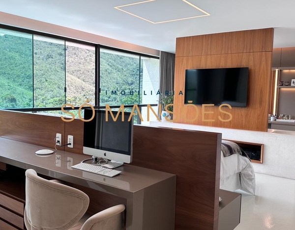 TRIPLEX DE LUXO COM 894 M² NO VALE DOS CRISTAIS