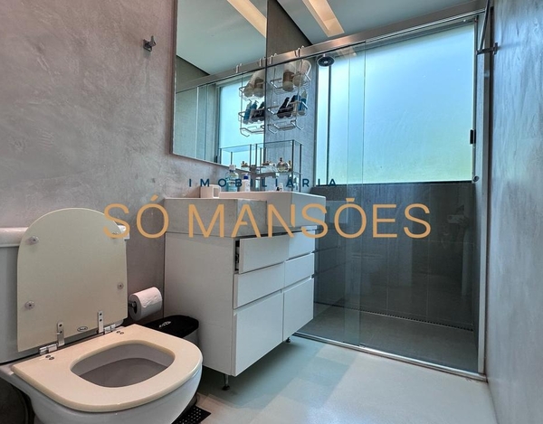 TRIPLEX : 894 M² DE ELEGÂNCIA E CONFORTO NO VALE DOS CRISTAIS