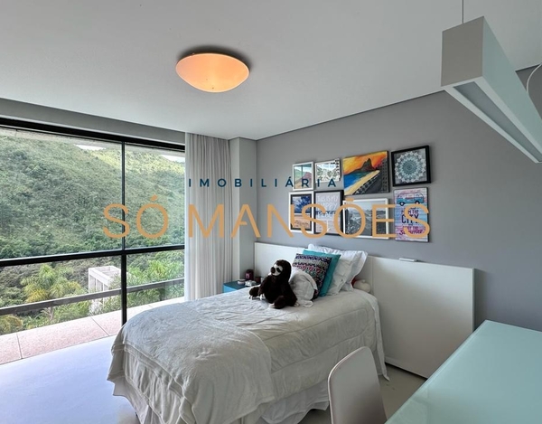 TRIPLEX : 894 M² DE ELEGÂNCIA E CONFORTO NO VALE DOS CRISTAIS