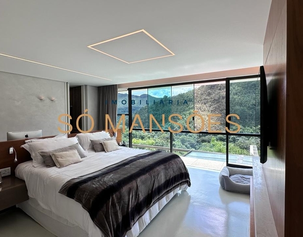 TRIPLEX : 894 M² DE ELEGÂNCIA E CONFORTO NO VALE DOS CRISTAIS