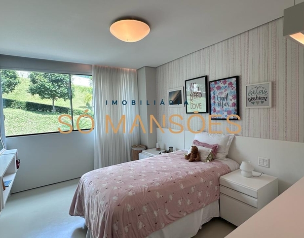 TRIPLEX : 894 M² DE ELEGÂNCIA E CONFORTO NO VALE DOS CRISTAIS