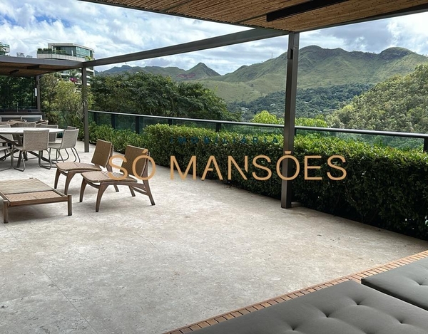 TRIPLEX : 894 M² DE ELEGÂNCIA E CONFORTO NO VALE DOS CRISTAIS