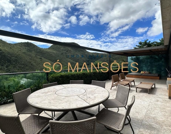 TRIPLEX : 894 M² DE ELEGÂNCIA E CONFORTO NO VALE DOS CRISTAIS