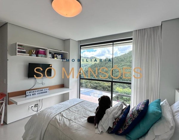 TRIPLEX : 894 M² DE ELEGÂNCIA E CONFORTO NO VALE DOS CRISTAIS