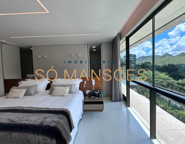 TRIPLEX : 894 M² DE ELEGÂNCIA E CONFORTO NO VALE DOS CRISTAIS