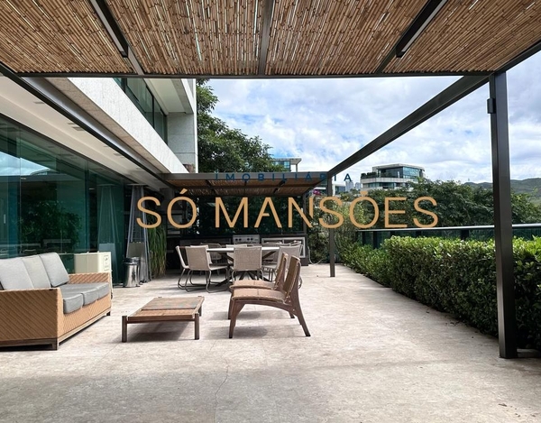 TRIPLEX : 894 M² DE ELEGÂNCIA E CONFORTO NO VALE DOS CRISTAIS