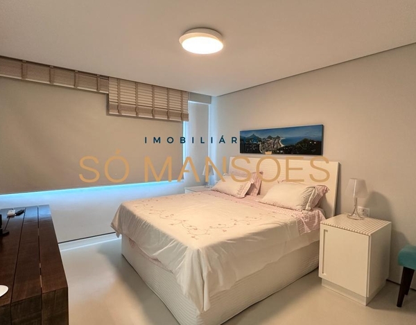 TRIPLEX : 894 M² DE ELEGÂNCIA E CONFORTO NO VALE DOS CRISTAIS