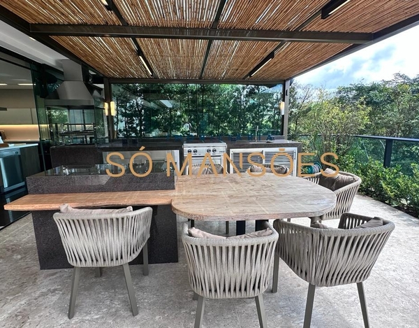 TRIPLEX : 894 M² DE ELEGÂNCIA E CONFORTO NO VALE DOS CRISTAIS
