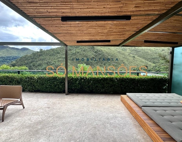 TRIPLEX : 894 M² DE ELEGÂNCIA E CONFORTO NO VALE DOS CRISTAIS
