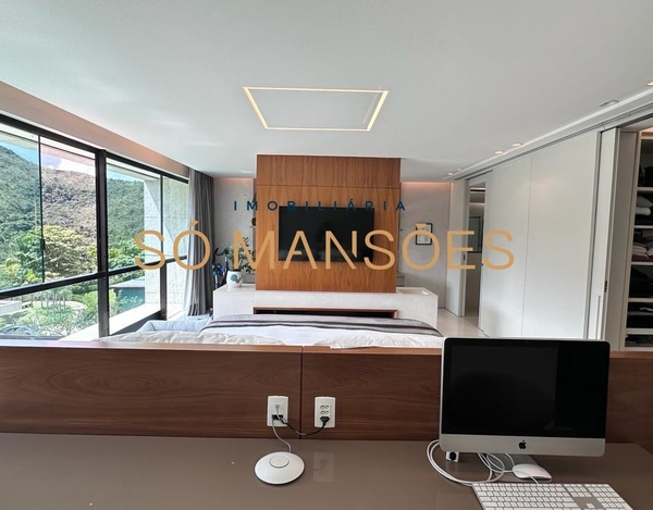 TRIPLEX : 894 M² DE ELEGÂNCIA E CONFORTO NO VALE DOS CRISTAIS