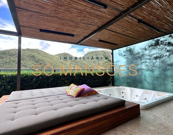 TRIPLEX : 894 M² DE ELEGÂNCIA E CONFORTO NO VALE DOS CRISTAIS