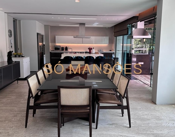 TRIPLEX : 894 M² DE ELEGÂNCIA E CONFORTO NO VALE DOS CRISTAIS