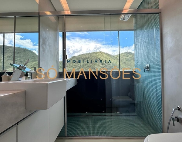 TRIPLEX : 894 M² DE ELEGÂNCIA E CONFORTO NO VALE DOS CRISTAIS