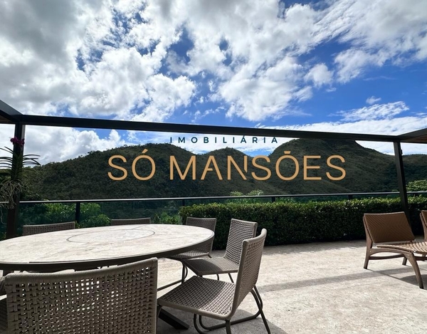 TRIPLEX : 894 M² DE ELEGÂNCIA E CONFORTO NO VALE DOS CRISTAIS