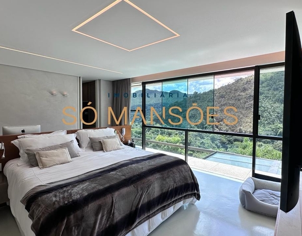 TRIPLEX : 894 M² DE ELEGÂNCIA E CONFORTO NO VALE DOS CRISTAIS