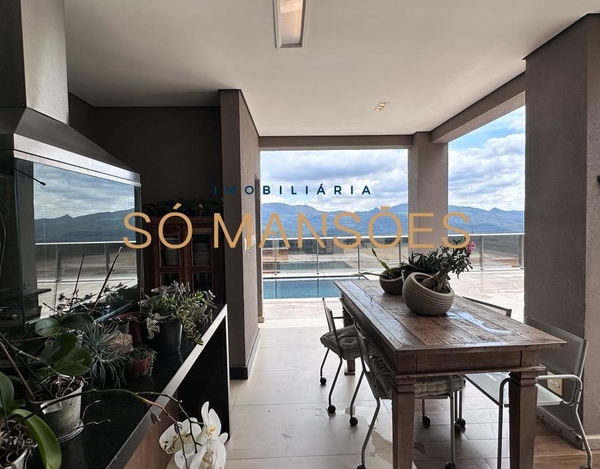 RESIDÊNCIA DE 359 M² COM VISTA ESPETACULAR NO MIRANTE DA MATA