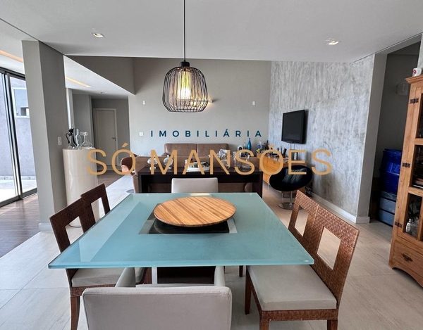 RESIDÊNCIA DE 359 M² COM VISTA ESPETACULAR NO MIRANTE DA MATA