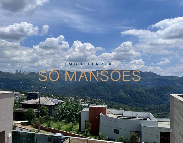 RESIDÊNCIA DE 359 M² COM VISTA ESPETACULAR NO MIRANTE DA MATA