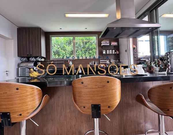RESIDÊNCIA DE 359 M² COM VISTA ESPETACULAR NO MIRANTE DA MATA
