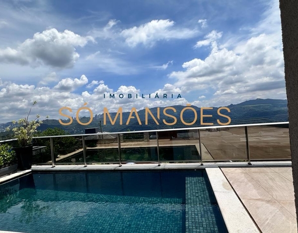 RESIDÊNCIA DE 359 M² COM VISTA ESPETACULAR NO MIRANTE DA MATA