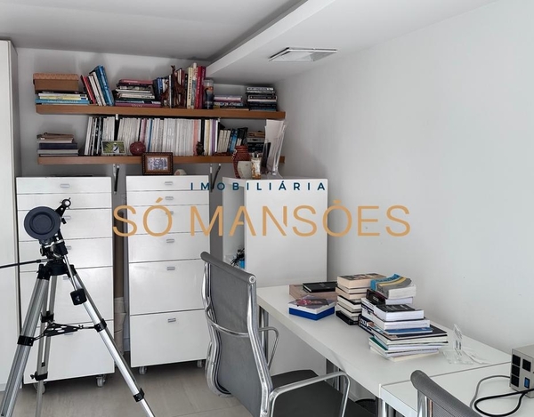 RESIDÊNCIA DE 359 M² COM VISTA ESPETACULAR NO MIRANTE DA MATA