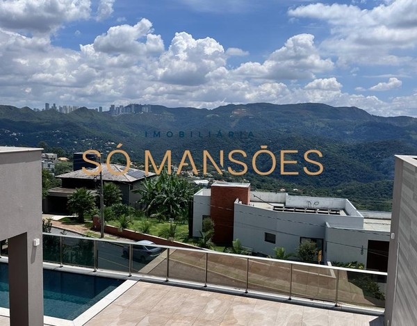 RESIDÊNCIA DE 359 M² COM VISTA ESPETACULAR NO MIRANTE DA MATA