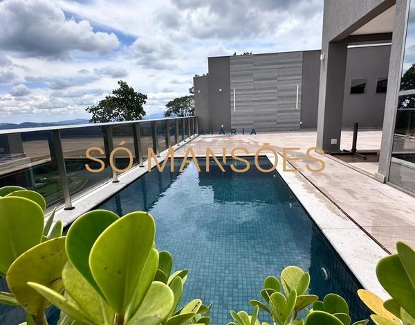 RESIDÊNCIA DE 359 M² COM VISTA ESPETACULAR NO MIRANTE DA MATA