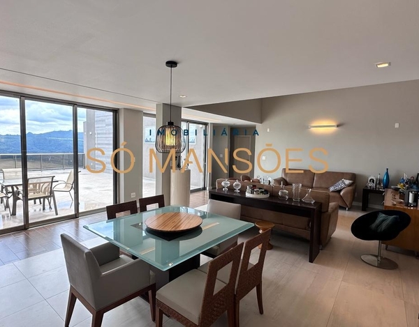RESIDÊNCIA DE 359 M² COM VISTA ESPETACULAR NO MIRANTE DA MATA
