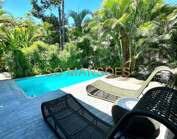Casa de Luxo de 252 m² à Venda com 4 Suítes e Vista para o Mar no Falésia, Arraial d'Ajuda - BA