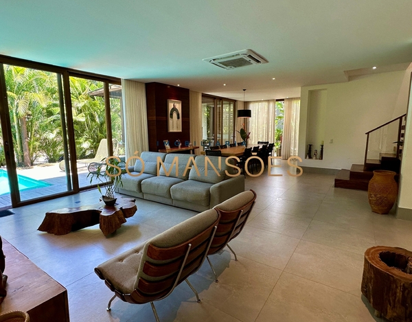 Linda casa de 252m² à venda no condomínio Falésia - Arraial D’Ajuda/BA. 