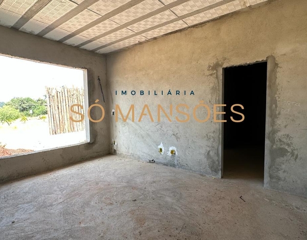 CASA EM FASE FINAL DE CONSTRUÇÃO COM A MELHOR LOCALIZAÇÃO NO CONDOMÍNIO VALLE DA SERRA/ VIANOPÓLIS.