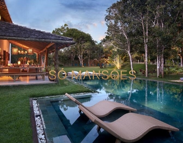 Linda casa de 327m² à venda no Condomínio Altos de Trancoso - Trancoso/BA.