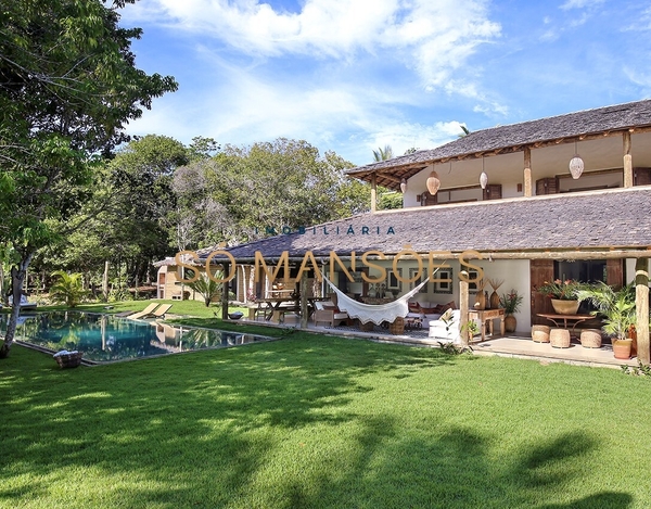 Linda casa de 327m² à venda no Condomínio Altos de Trancoso - Trancoso/BA.